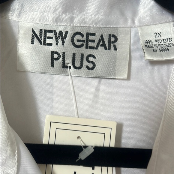 NWT New Gear Plus Women's White Satin Blouse - Picture 2 of 5